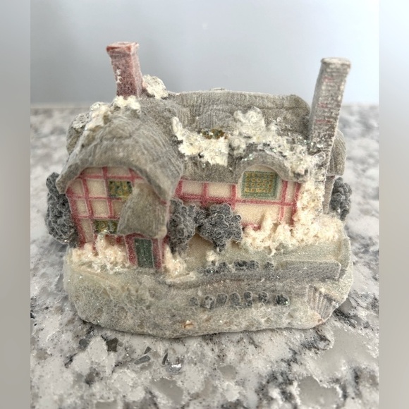 K's Collection Vintage Christmas House Figurine - Picture 1 of 3
